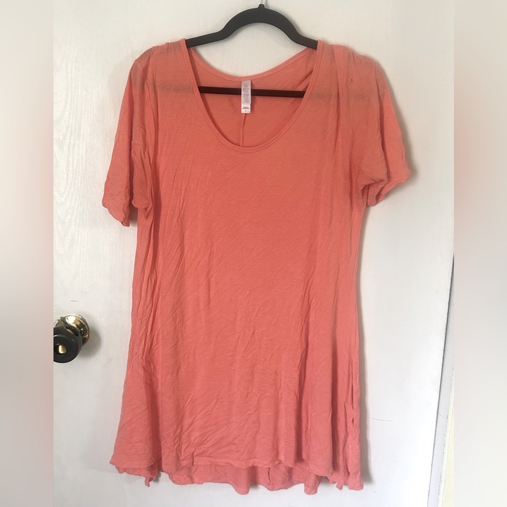Large Coral Lularoe Perfect Tee